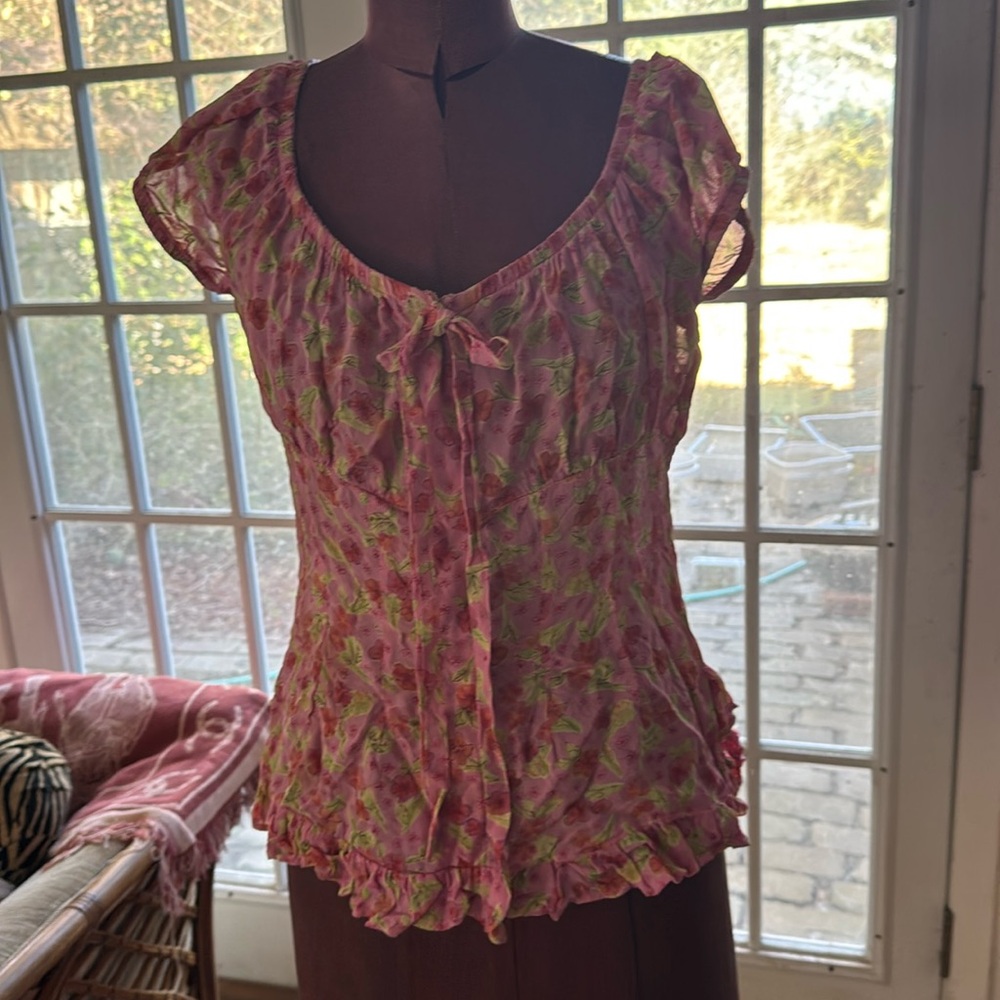 Marrika Nakk
Peasant off the shoulder top. Vintage OS